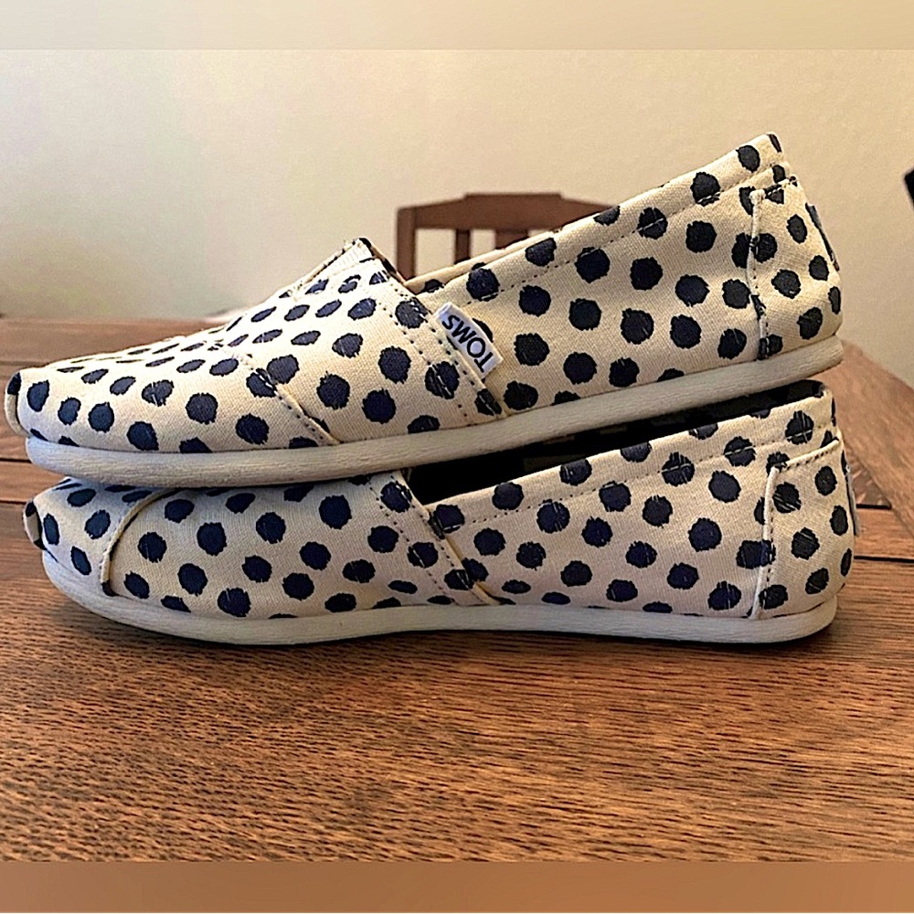 Cream & Blue Polka Dot Toms